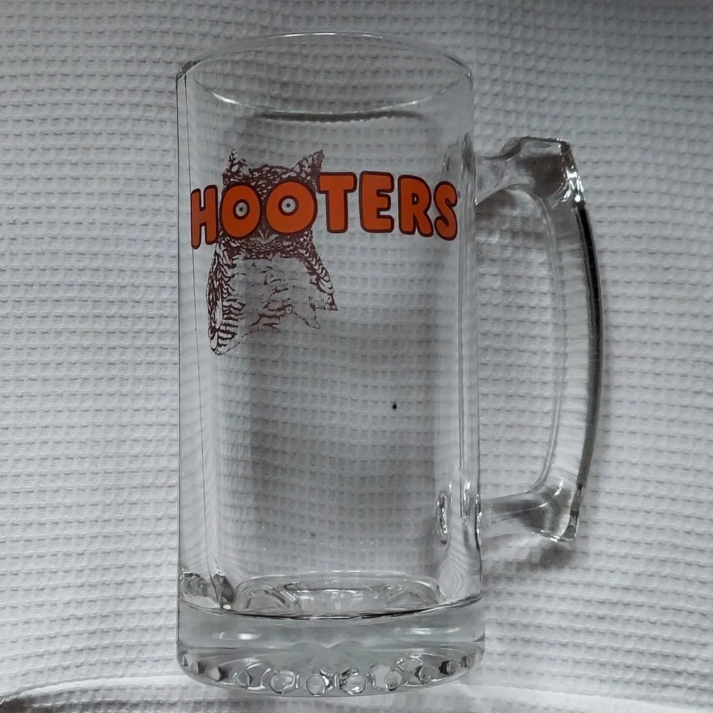 Hooters large beer mug vintage owl